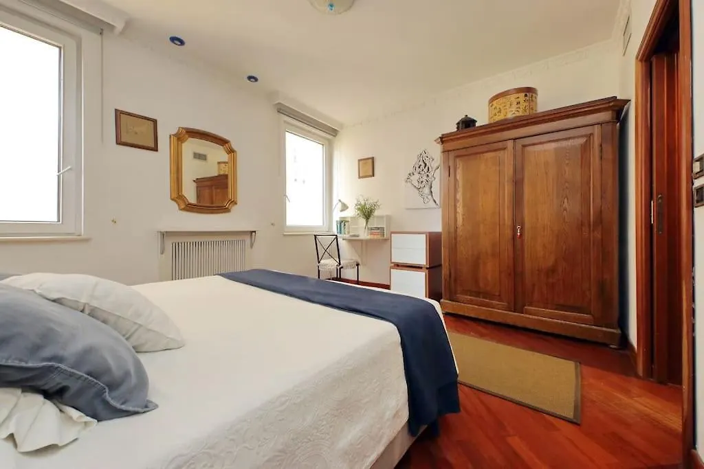 3V Luxury Apartment By Hili Rome Italy