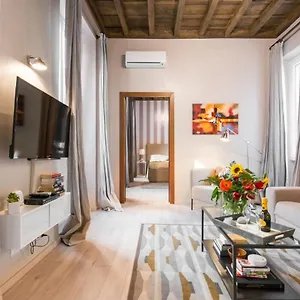 Апартаменты Living Rhome-spanishsteps, Рим